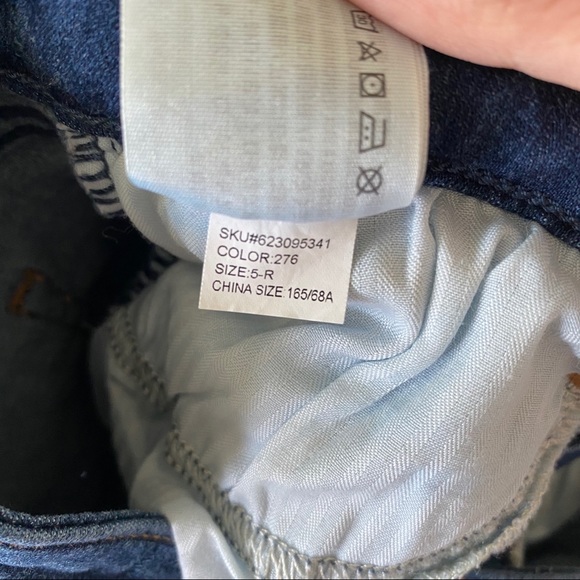 Hollister Bootcut Jeans - Picture 7 of 9